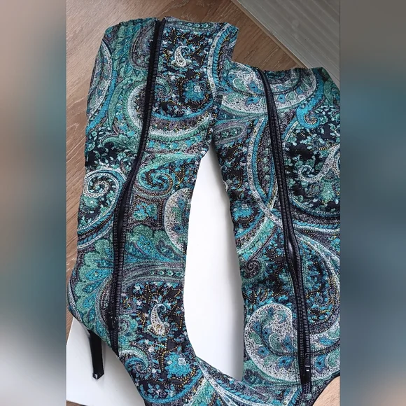 LUICHINY Paisley Patterned Blue and Black Women's Boots - NEW - Picture 2 of 6